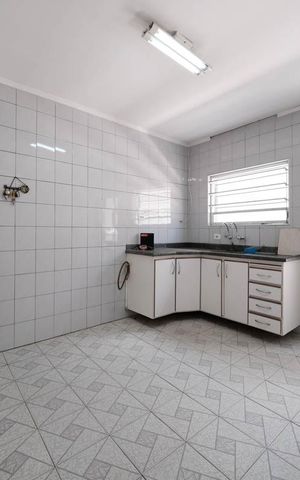 Casa para alugar com 70m², 2 quartos e 2 vagasCozinha