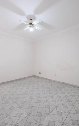 Casa para alugar com 70m², 2 quartos e 2 vagasQuarto 1
