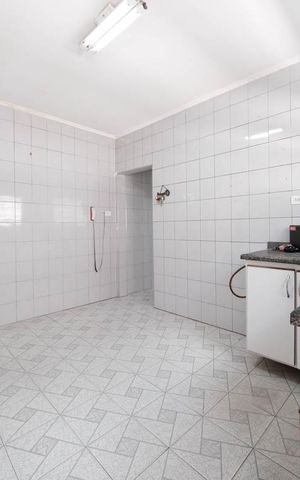 Casa para alugar com 70m², 2 quartos e 2 vagasCozinha