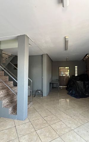 Casa para alugar com 400m², 2 quartos e 4 vagas