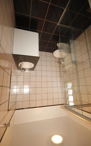Casa de condomínio à venda com 152m², 3 quartos e 4 vagasbanheiro 2