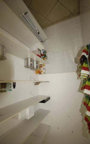 Casa de condomínio à venda com 152m², 3 quartos e 4 vagasDespensa