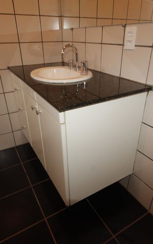 Casa de condomínio à venda com 152m², 3 quartos e 4 vagasbanheiro 2