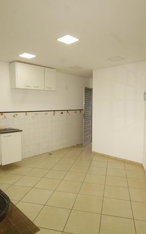 Casa de condomínio à venda com 152m², 3 quartos e 4 vagascozinha