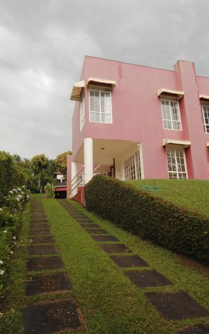 Casa de condomínio à venda com 152m², 3 quartos e 4 vagasFachada