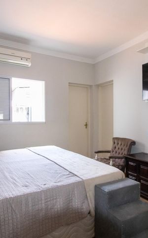 Casa à venda com 197m², 3 quartos e 2 vagas Casa à venda com 197m², 3 quartos e 2 vagasSuite