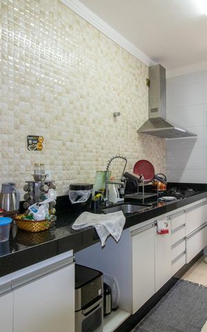 Casa à venda com 197m², 3 quartos e 2 vagas Casa à venda com 197m², 3 quartos e 2 vagasCozinha