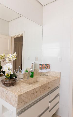 Casa à venda com 197m², 3 quartos e 2 vagas Casa à venda com 197m², 3 quartos e 2 vagasBanheiro da Suíte