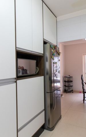 Casa à venda com 197m², 3 quartos e 2 vagas Casa à venda com 197m², 3 quartos e 2 vagasCozinha