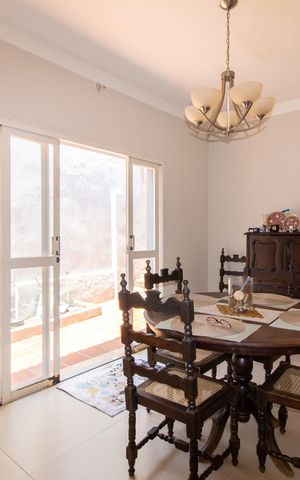 Casa à venda com 197m², 3 quartos e 2 vagas Casa à venda com 197m², 3 quartos e 2 vagasSala de Jantar
