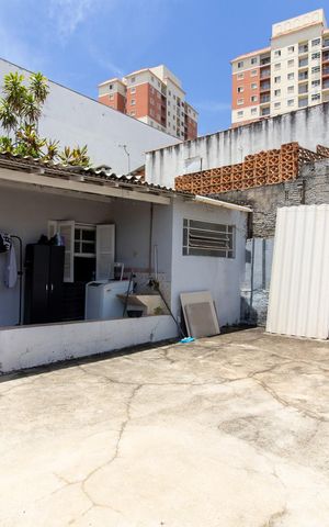 Casa à venda com 197m², 3 quartos e 2 vagas Casa à venda com 197m², 3 quartos e 2 vagasÁrea externa