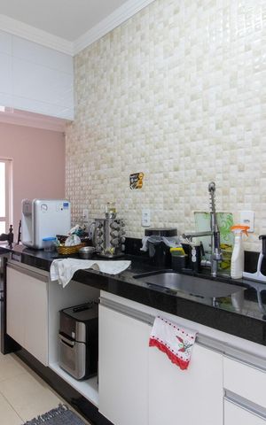 Casa à venda com 197m², 3 quartos e 2 vagas Casa à venda com 197m², 3 quartos e 2 vagasCozinha