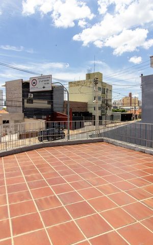 Casa à venda com 197m², 3 quartos e 2 vagas Casa à venda com 197m², 3 quartos e 2 vagasÁrea externa