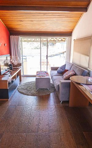 Casa à venda com 469m², 10 quartos e 4 vagas Casa à venda com 469m², 10 quartos e 4 vagas3º ANDAR: sala