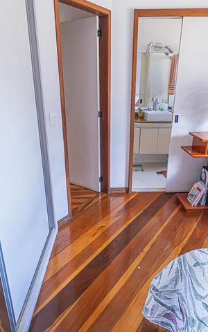 Casa à venda com 469m², 10 quartos e 4 vagas Casa à venda com 469m², 10 quartos e 4 vagasquarto 8 / suite