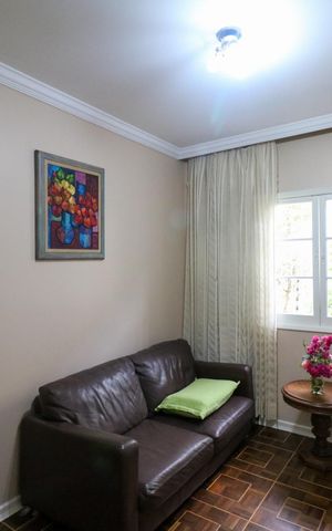 Casa à venda com 461m², 4 quartos e 4 vagasSala de TV