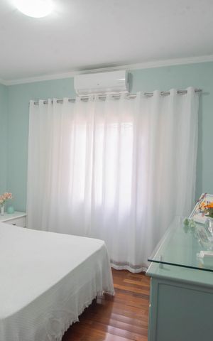 Casa à venda com 214m², 3 quartos e 5 vagas Casa à venda com 214m², 3 quartos e 5 vagasSuíte