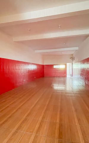 Casa à venda com 290m², 4 quartos e 6 vagas Casa à venda com 290m², 4 quartos e 6 vagasGaragem