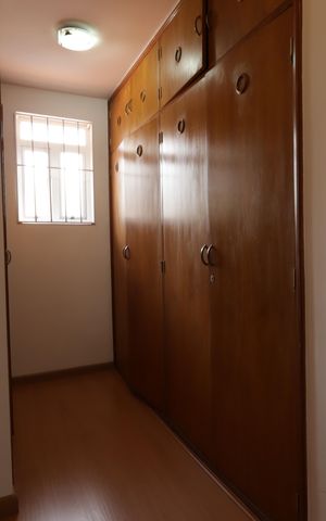 Casa à venda com 568m², 6 quartos e 2 vagasSuíte 2