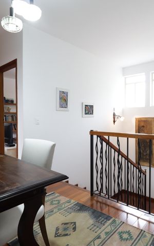 Casa à venda com 568m², 6 quartos e 2 vagasHall dos quartos