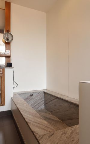 Casa à venda com 568m², 6 quartos e 2 vagasBanheiro da Suíte 2