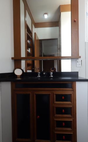 Casa à venda com 568m², 6 quartos e 2 vagasBanheiro da Suíte 1