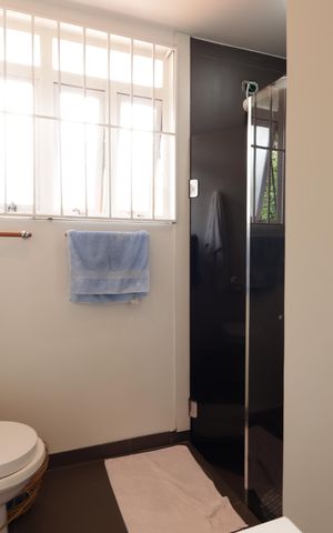 Casa à venda com 568m², 6 quartos e 2 vagasBanheiro da Suíte 2