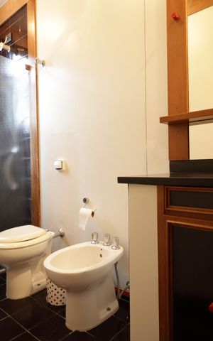 Casa à venda com 568m², 6 quartos e 2 vagasBanheiro da Suíte 4