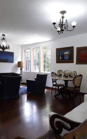 Casa à venda com 568m², 6 quartos e 2 vagasSala