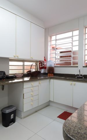 Casa à venda com 568m², 6 quartos e 2 vagasCozinha