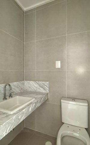Apartamento à venda com 227m², 3 quartos e 4 vagas Apartamento à venda com 227m², 3 quartos e 4 vagasBanheiro Suite 3