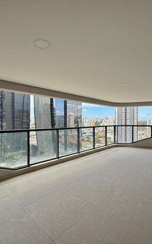 Apartamento à venda com 227m², 3 quartos e 4 vagas Apartamento à venda com 227m², 3 quartos e 4 vagasVaranda da Sala