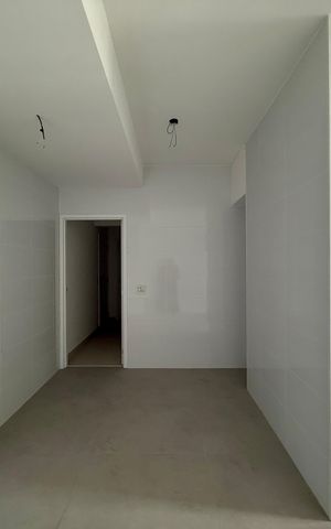 Apartamento à venda com 227m², 3 quartos e 4 vagas Apartamento à venda com 227m², 3 quartos e 4 vagasCozinha