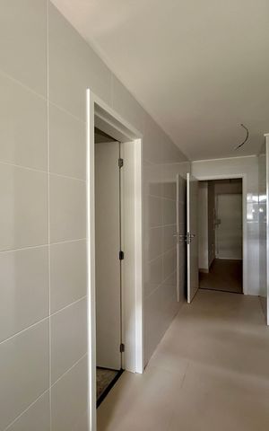 Apartamento à venda com 227m², 3 quartos e 4 vagas Apartamento à venda com 227m², 3 quartos e 4 vagasÁrea de Serviço
