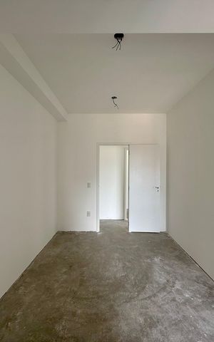 Apartamento à venda com 227m², 3 quartos e 4 vagas Apartamento à venda com 227m², 3 quartos e 4 vagasCloset da Suíte 1