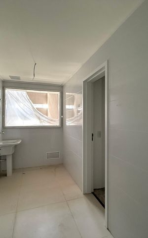 Apartamento à venda com 227m², 3 quartos e 4 vagas Apartamento à venda com 227m², 3 quartos e 4 vagasÁrea de Serviço