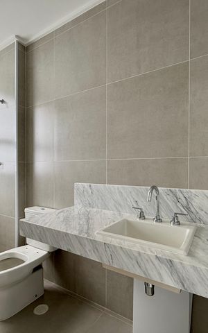 Apartamento à venda com 227m², 3 quartos e 4 vagas Apartamento à venda com 227m², 3 quartos e 4 vagasBanheiro Suíte 2