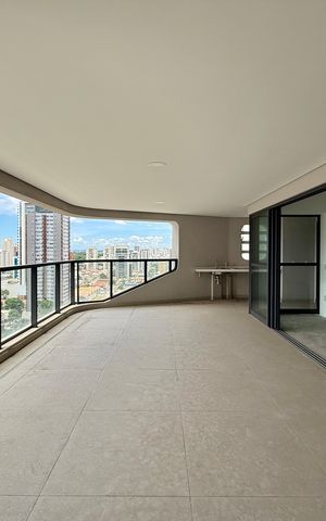 Apartamento à venda com 227m², 3 quartos e 4 vagas Apartamento à venda com 227m², 3 quartos e 4 vagasVaranda da Sala