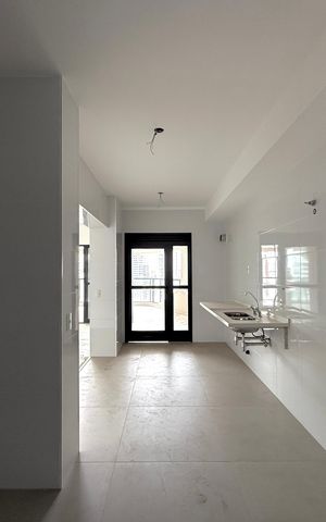 Apartamento à venda com 227m², 3 quartos e 4 vagas Apartamento à venda com 227m², 3 quartos e 4 vagasCozinha