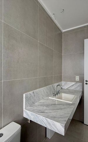 Apartamento à venda com 227m², 3 quartos e 4 vagas Apartamento à venda com 227m², 3 quartos e 4 vagasBanheiro Suíte 2