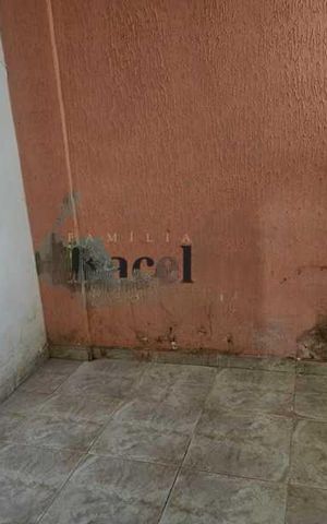 Casa à venda com 75m², 3 quartos e sem vaga