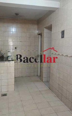 Casa à venda com 75m², 3 quartos e sem vaga