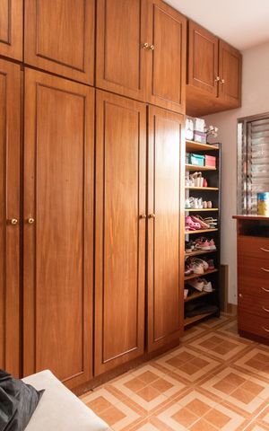 Casa à venda com 263m², 5 quartos e 4 vagas Casa à venda com 263m², 5 quartos e 4 vagasQuarto 2