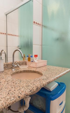 Casa à venda com 263m², 5 quartos e 4 vagas Casa à venda com 263m², 5 quartos e 4 vagasBanheiro Social
