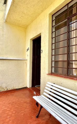 Casa à venda com 112m², 2 quartos e 1 vaga Casa à venda com 112m², 2 quartos e 1 vagaÁrea externa