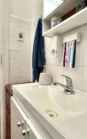 Casa à venda com 112m², 2 quartos e 1 vaga Casa à venda com 112m², 2 quartos e 1 vagaBanheiro