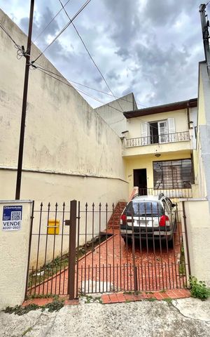 Casa à venda com 112m², 2 quartos e 1 vaga Casa à venda com 112m², 2 quartos e 1 vagaFachada