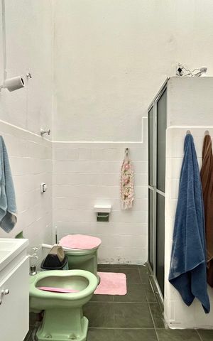 Casa à venda com 112m², 2 quartos e 1 vaga Casa à venda com 112m², 2 quartos e 1 vagaBanheiro