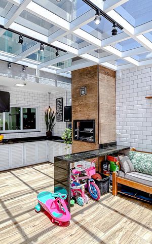 Casa à venda com 235m², 3 quartos e 4 vagasÁrea externa
