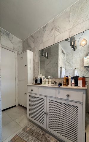 Apartamento à venda com 140m², 2 quartos e 1 vaga Apartamento à venda com 140m², 2 quartos e 1 vagaBanheiro social